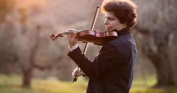 Augustin Hadelich és a Concerto Budapest
