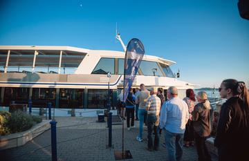 Koncert az aranyhídon