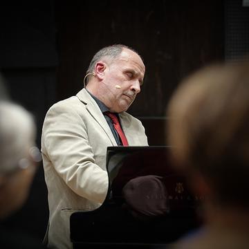 Mecénások - A titkozatos hölgytámogató